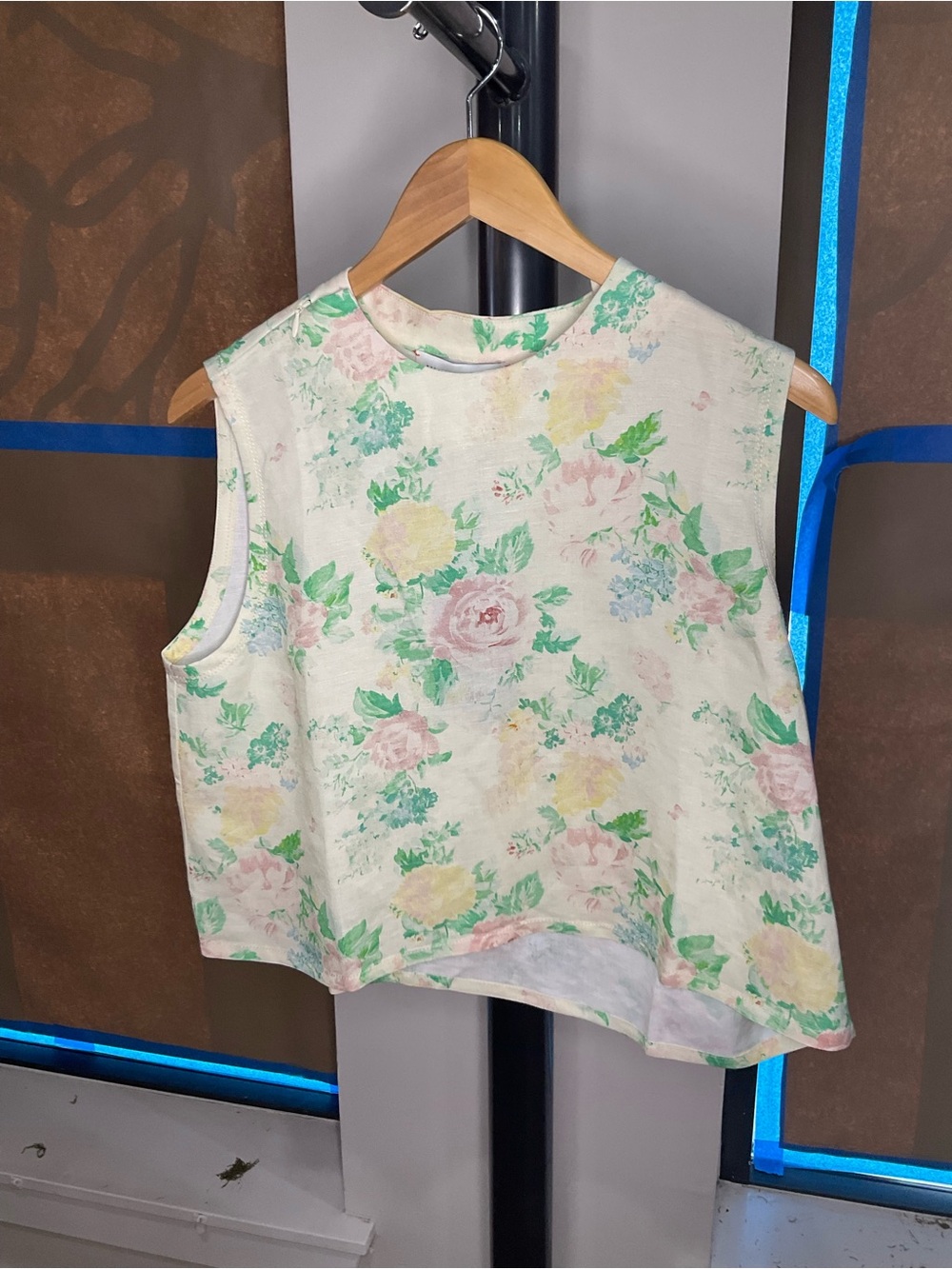 HUNTER BELL Manning Top Garden Rose Cream Floral Sleeveless Crop Top